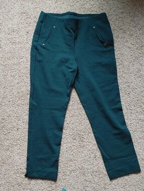 Chico's Dark Green Straight Leg Pants with Zip Pocket Accents